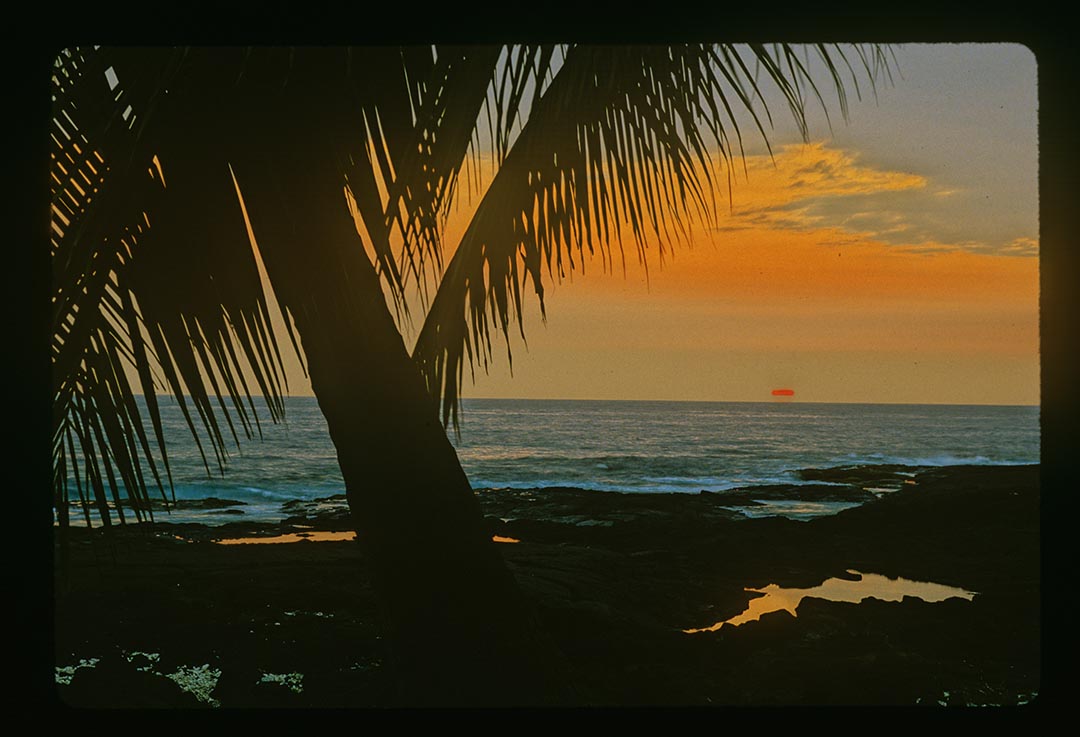 Issue #004 - The Hana Coast of Maui, Hawaii Picture
